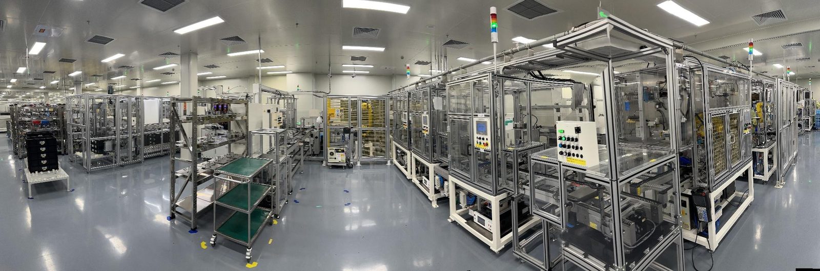 Electric compressor assembly and test line in operation